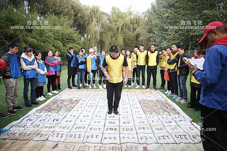 团建项目：穿越雷阵（突破雷區(qū)）